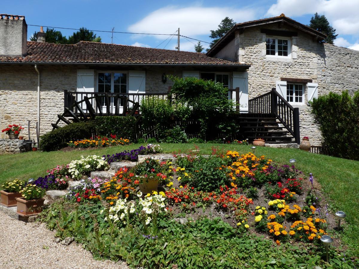 فيلا Moulin De Giroir Migné-Auxances المظهر الخارجي الصورة
