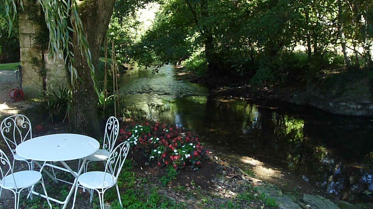 فيلا Moulin De Giroir Migné-Auxances المظهر الخارجي الصورة